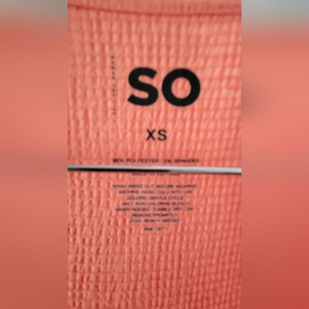SO Coral Textured Top Size XS - Picture 2 of 4